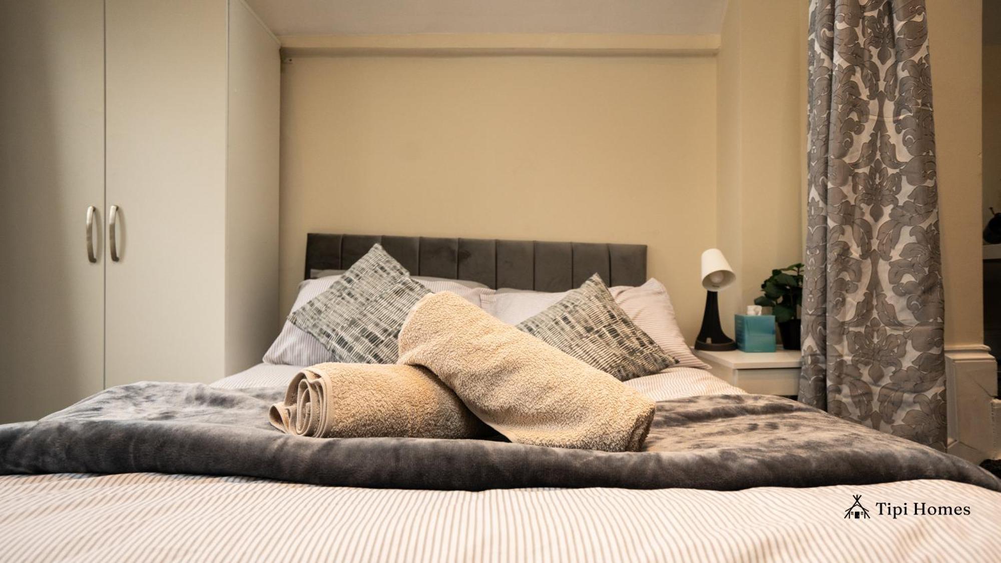 2 Bedroom 2 Bath Flat In Wandsworth Londra