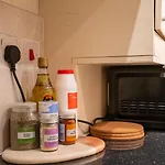 2 Bedroom 2 Bath Flat In Wandsworth