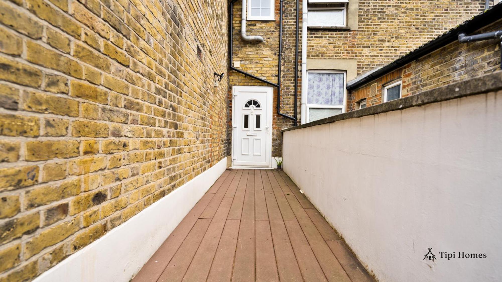2 Bedroom 2 Bath Flat In Wandsworth * Londra