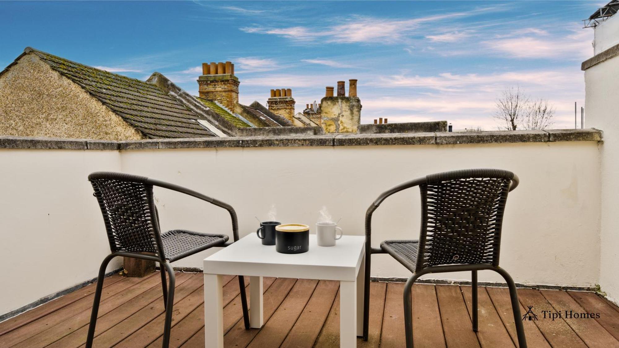 2 Bedroom 2 Bath Flat In Wandsworth *