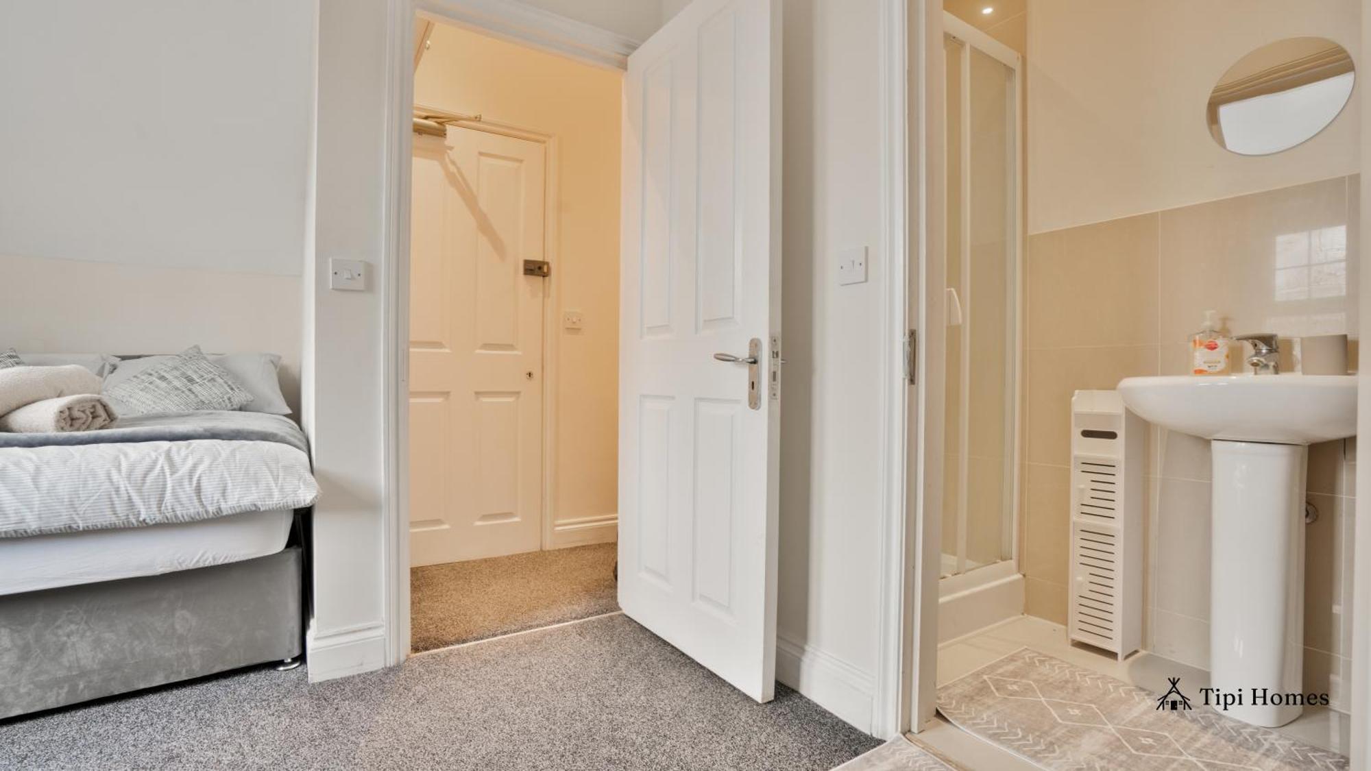 2 Bedroom 2 Bath Flat In Wandsworth * Londra